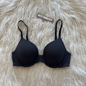SKIMS Black Contour T-Shirt Bra
